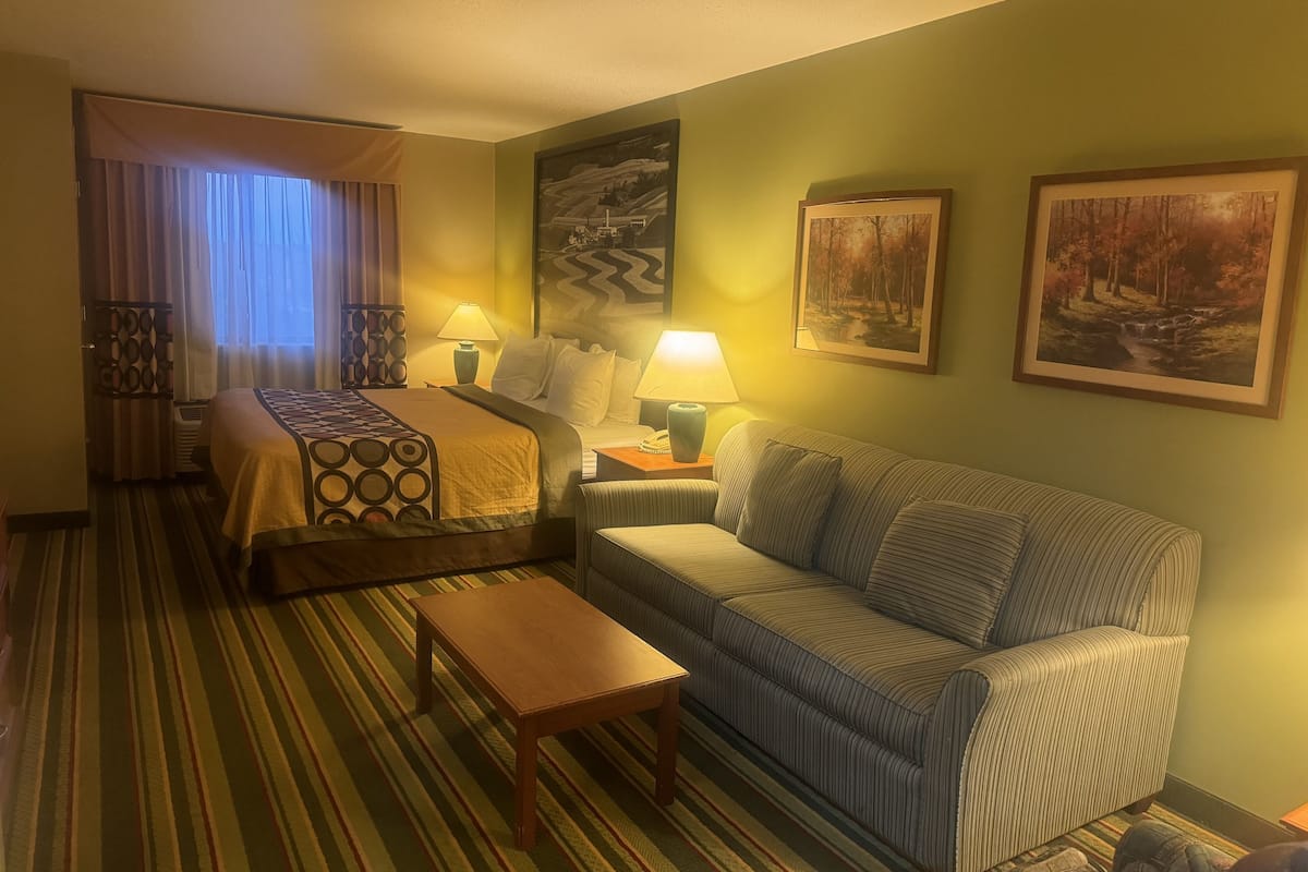 In-room safe, individually decorated, individually furnished, desk