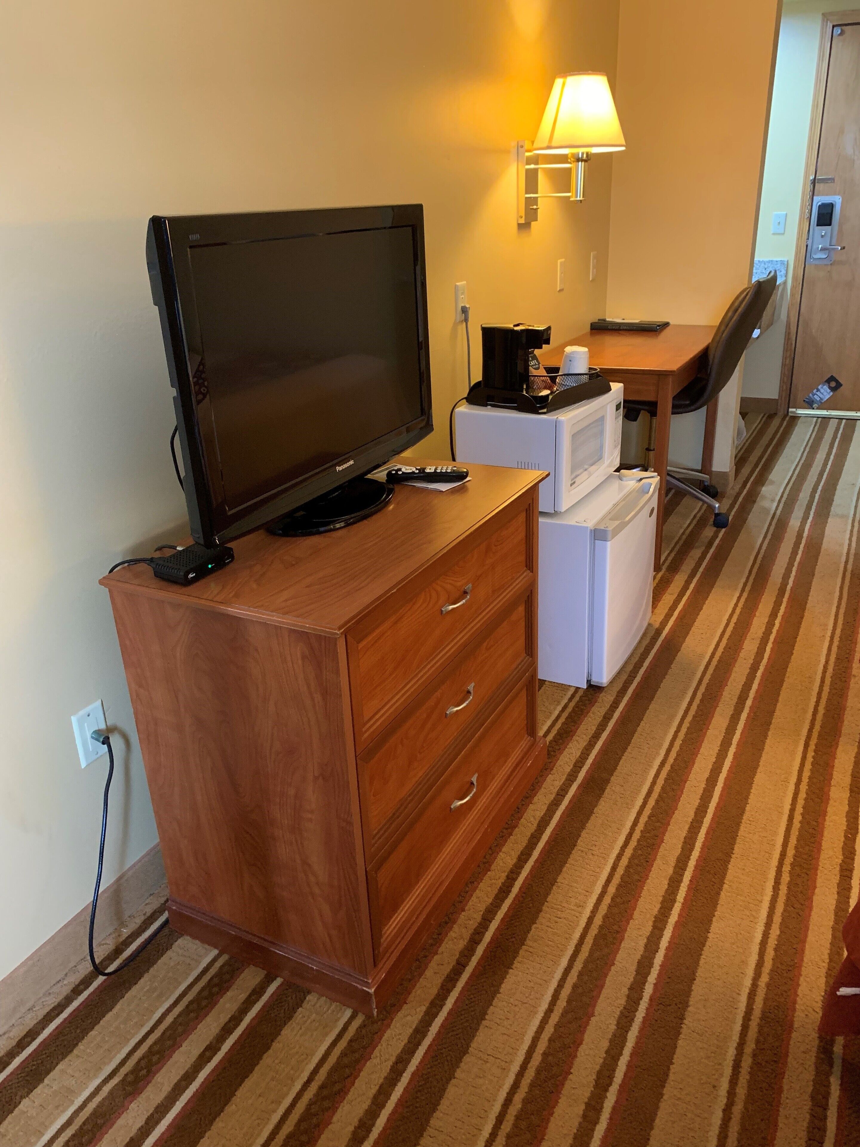 in-room safe, individually decorated, individually furnished, desk