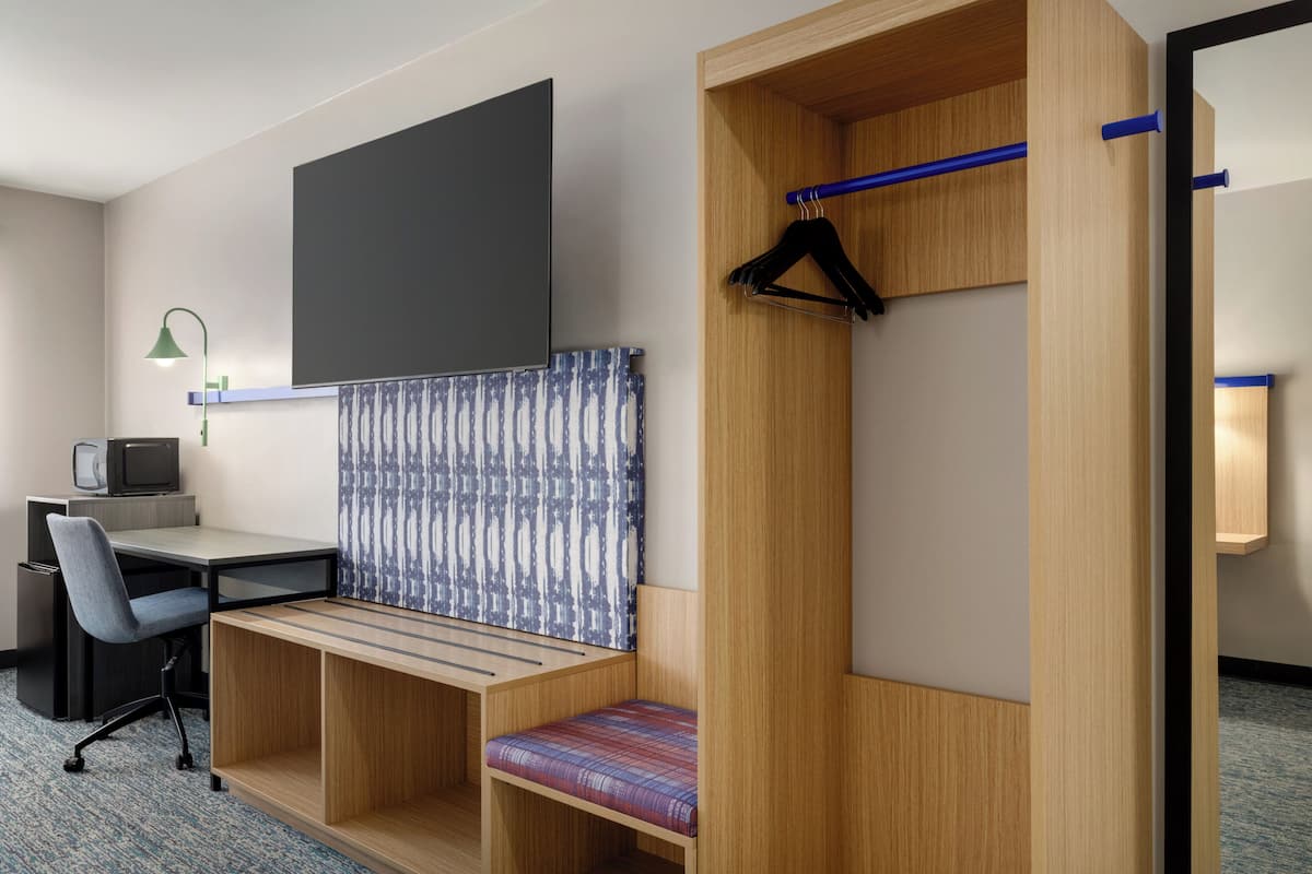 Verdunkelungsvorhänge, Bügeleisen/Bügelbrett, kostenloses WLAN