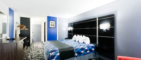 1 bedroom, desk, WiFi, bed sheets