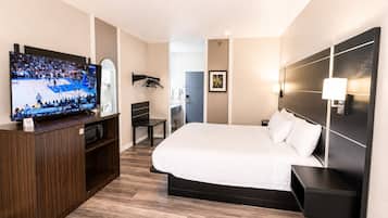 Room, 1 King Bed, Non Smoking | Desk, blackout drapes, soundproofing, iron/ironing board