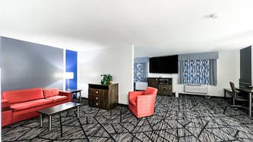 Family Studio, Non Smoking | 1 bedroom, desk, WiFi, bed sheets