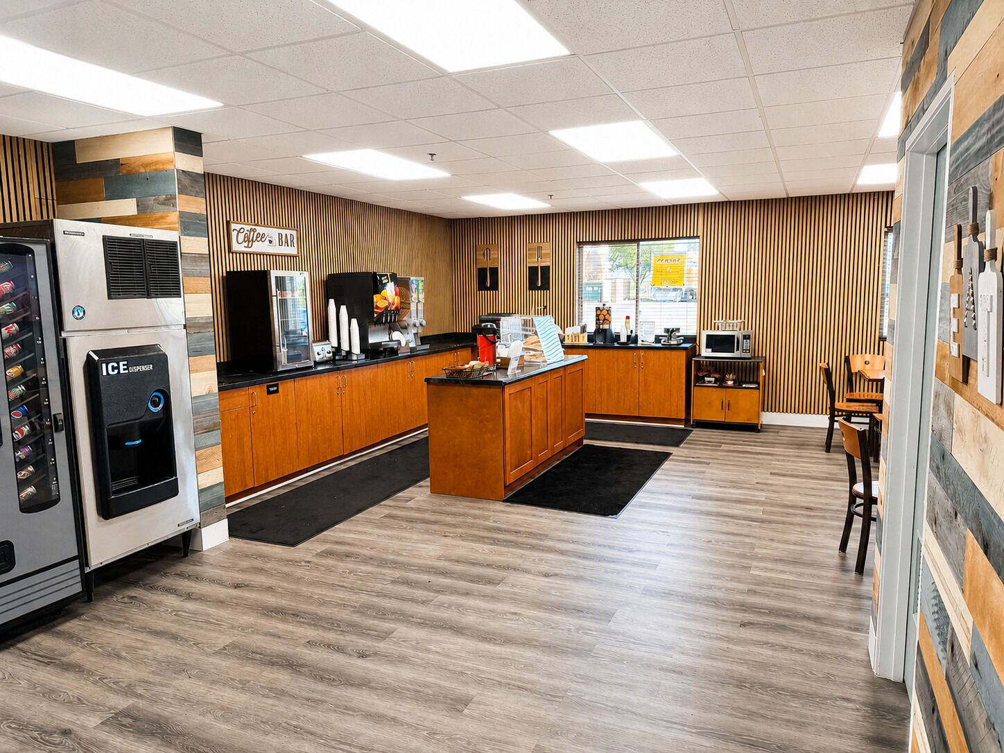 Free daily continental breakfast 