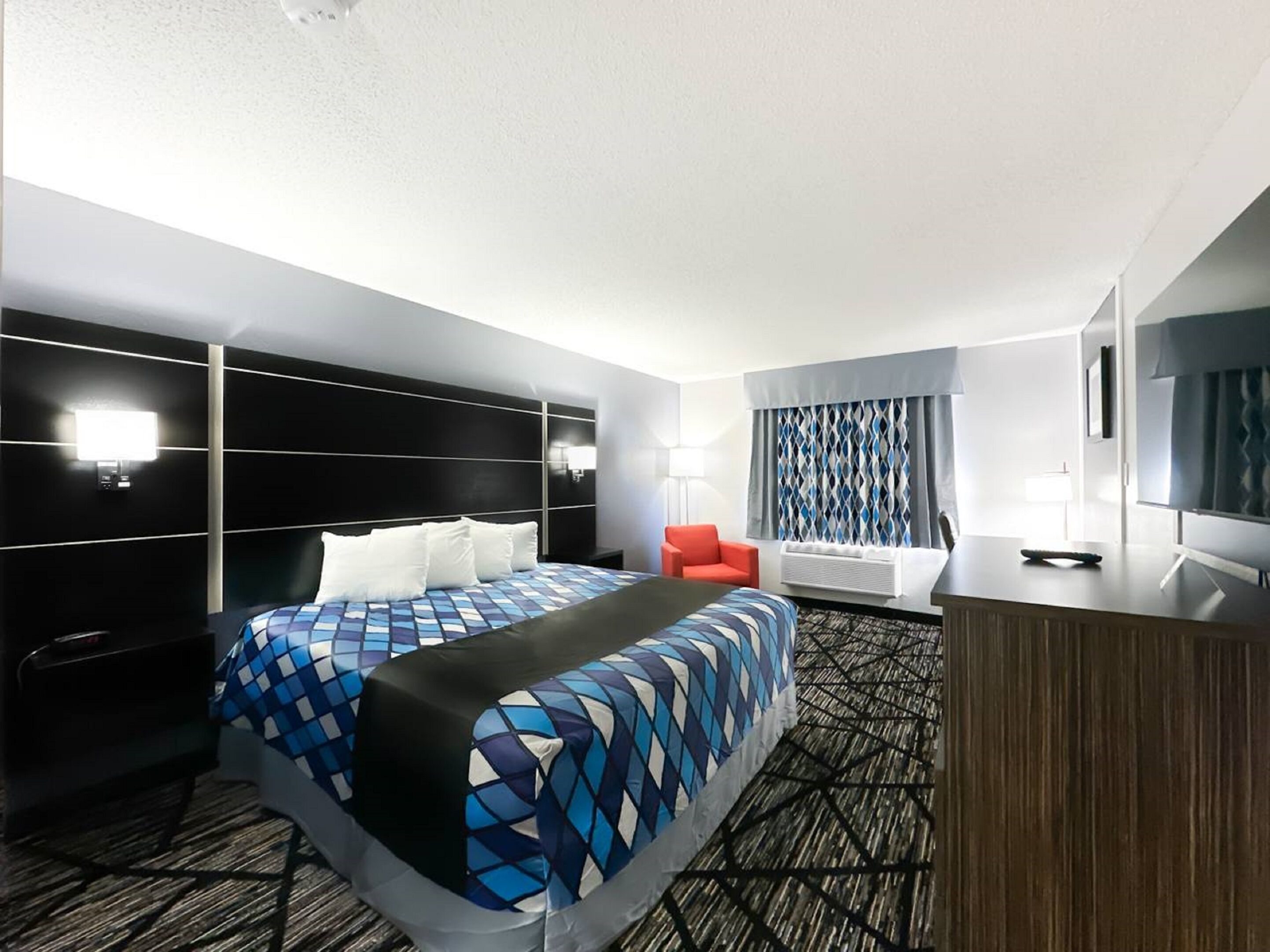 办公桌、WiFi、床单