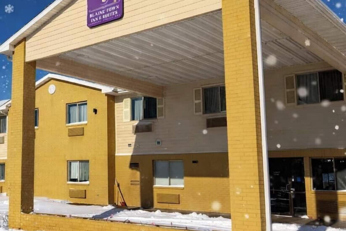 Escrivaninha, Wi-Fi, roupa de cama