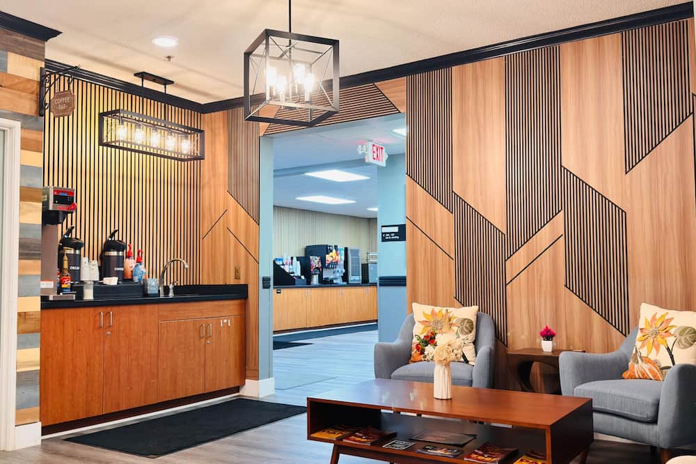 Blaine Town Inn & Suites