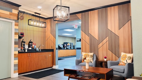 Lounge. Blaine Town Inn & Suites