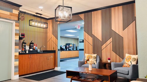 Blaine Town Inn & Suites