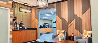 布萊恩鎮套房酒店