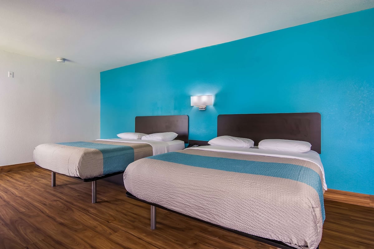 Allergitestet sengetøy, individuelt innredet og skrivebord for bærbar PC