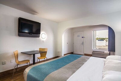 Motel 6 Pensacola, FL - NAS