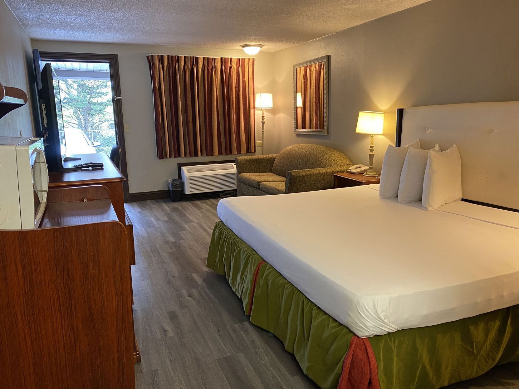 Rollaway beds, free WiFi, bed sheets
