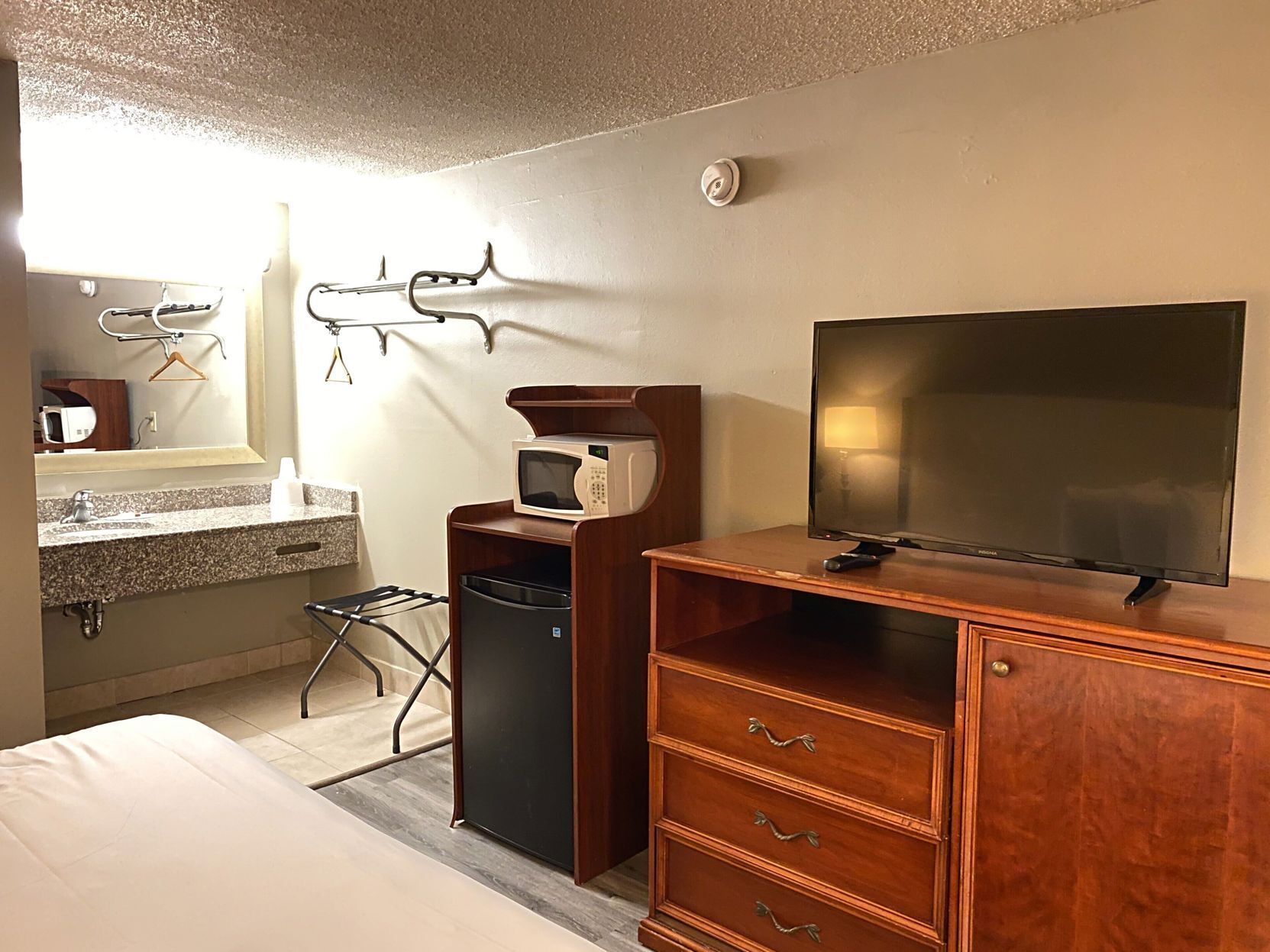 Rollaway beds, free WiFi, bed sheets