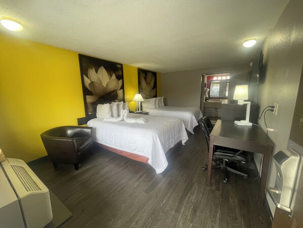 Desk, laptop workspace, blackout drapes, soundproofing - Super 8 by Wyndham Monroe (Monroe)