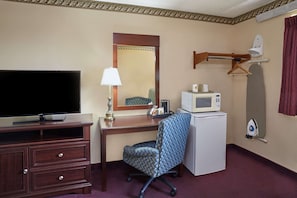 Desk, iron/ironing board, free WiFi, bed sheets