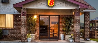 Super 8 by Wyndham Greenville