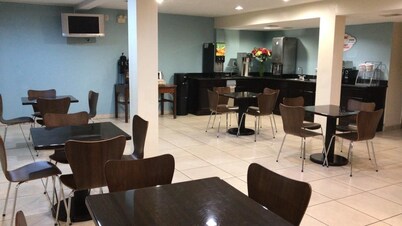 Super 8 by Wyndham Clearwater/US Hwy 19 N