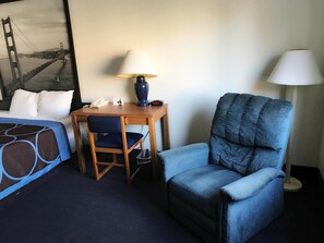 Iron/ironing board, free WiFi, bed sheets - Best Inn (Petersburg)