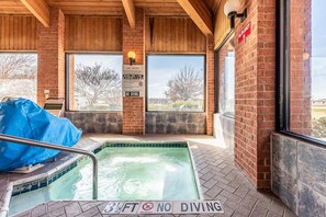 Indoor pool - Econo Lodge Inn & Suites Mckinney - Plano North (McKinney)