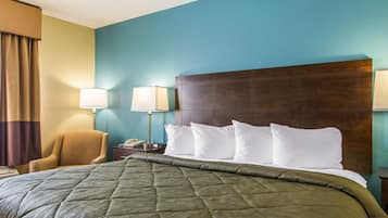 Standard Room, 1 King Bed, Non Smoking | Desk, iron/ironing board, free WiFi, bed sheets