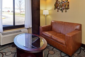 Living area - Quality Inn Murray University Area (Murray)