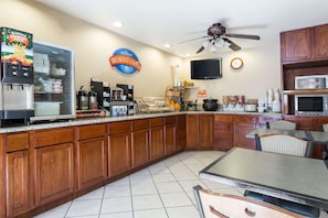Free daily continental breakfast