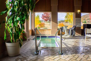 Indoor spa tub