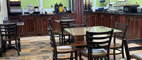 Desayuno para llevar gratuito y diario