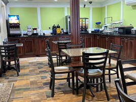 Desayuno para llevar gratuito y diario