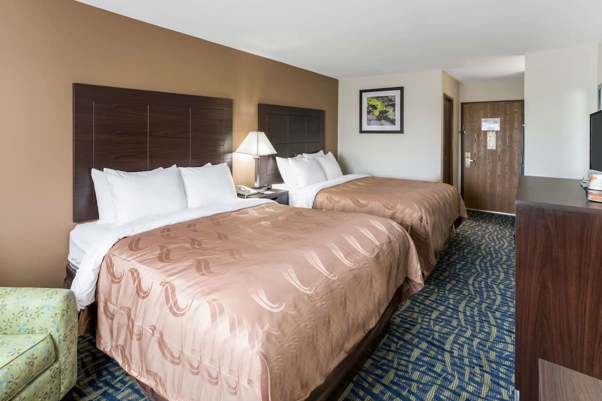 Standardzimmer, 2 Queen-Betten, Nichtraucher | Bettwäsche, Wecker