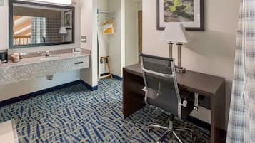 Suite, 1 King Bed, Non Smoking