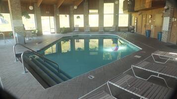 Piscine intérieure
