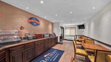 Free daily continental breakfast