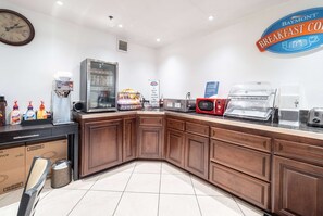 Free daily continental breakfast