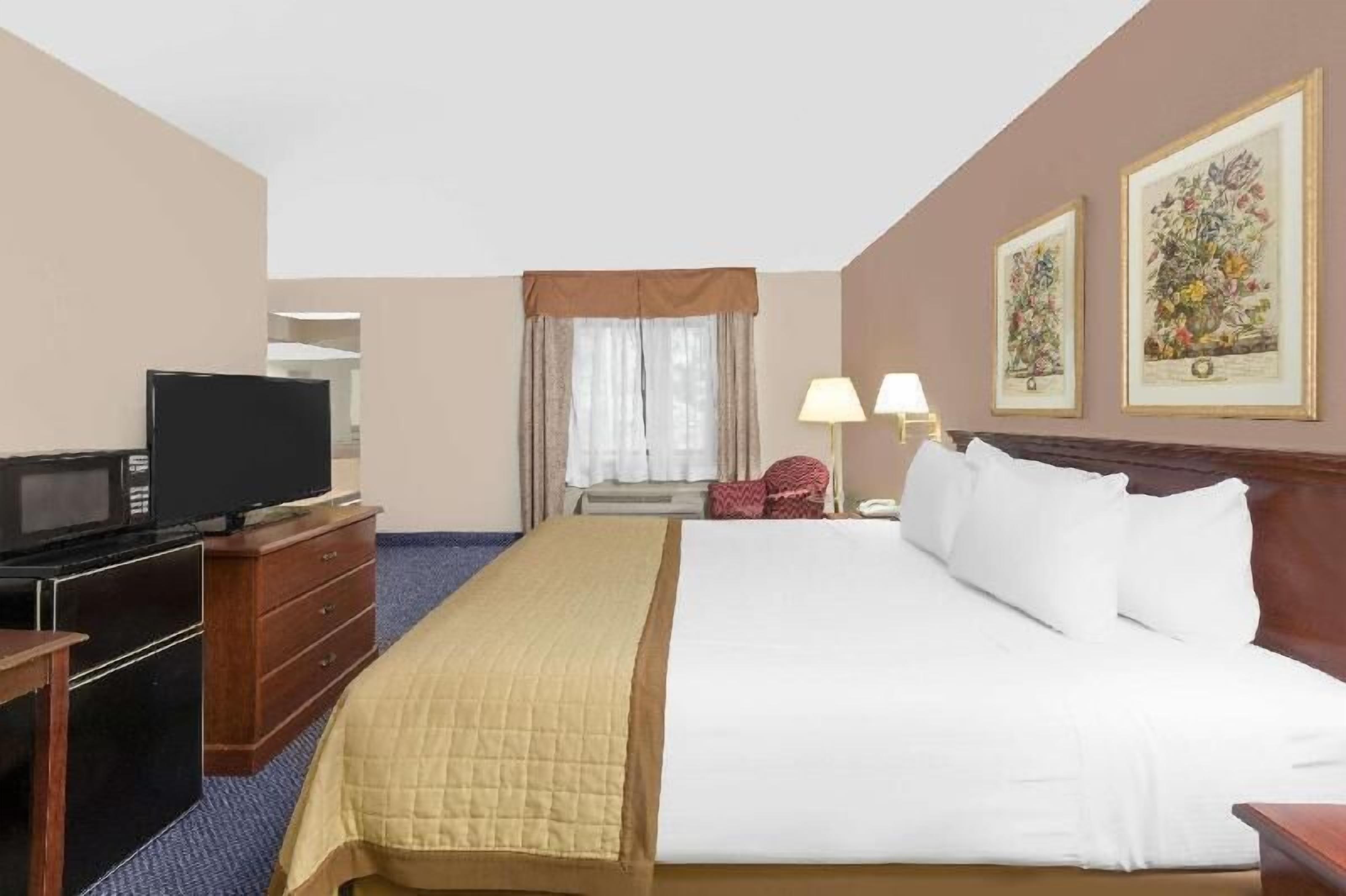 Desk, iron/ironing board, free cots/infant beds, free WiFi