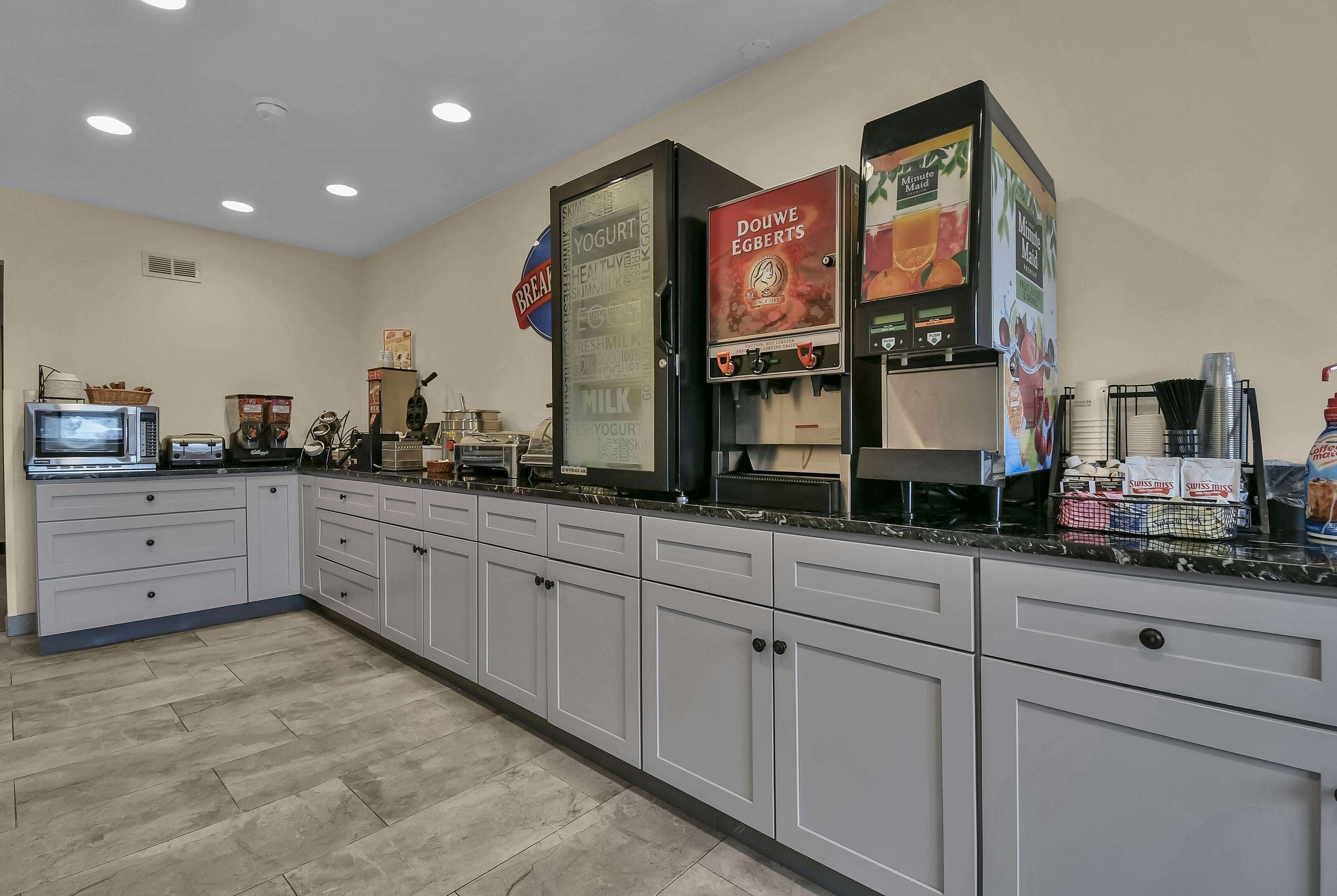 Free daily continental breakfast 