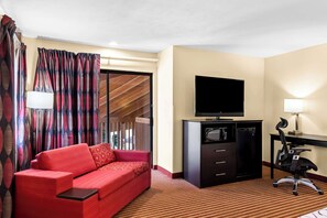 套房, 1 張特大雙人床, 非吸煙房, 按摩浴缸 | 隔音、熨斗/熨衣板、免費搖籃/嬰兒床、網路服務