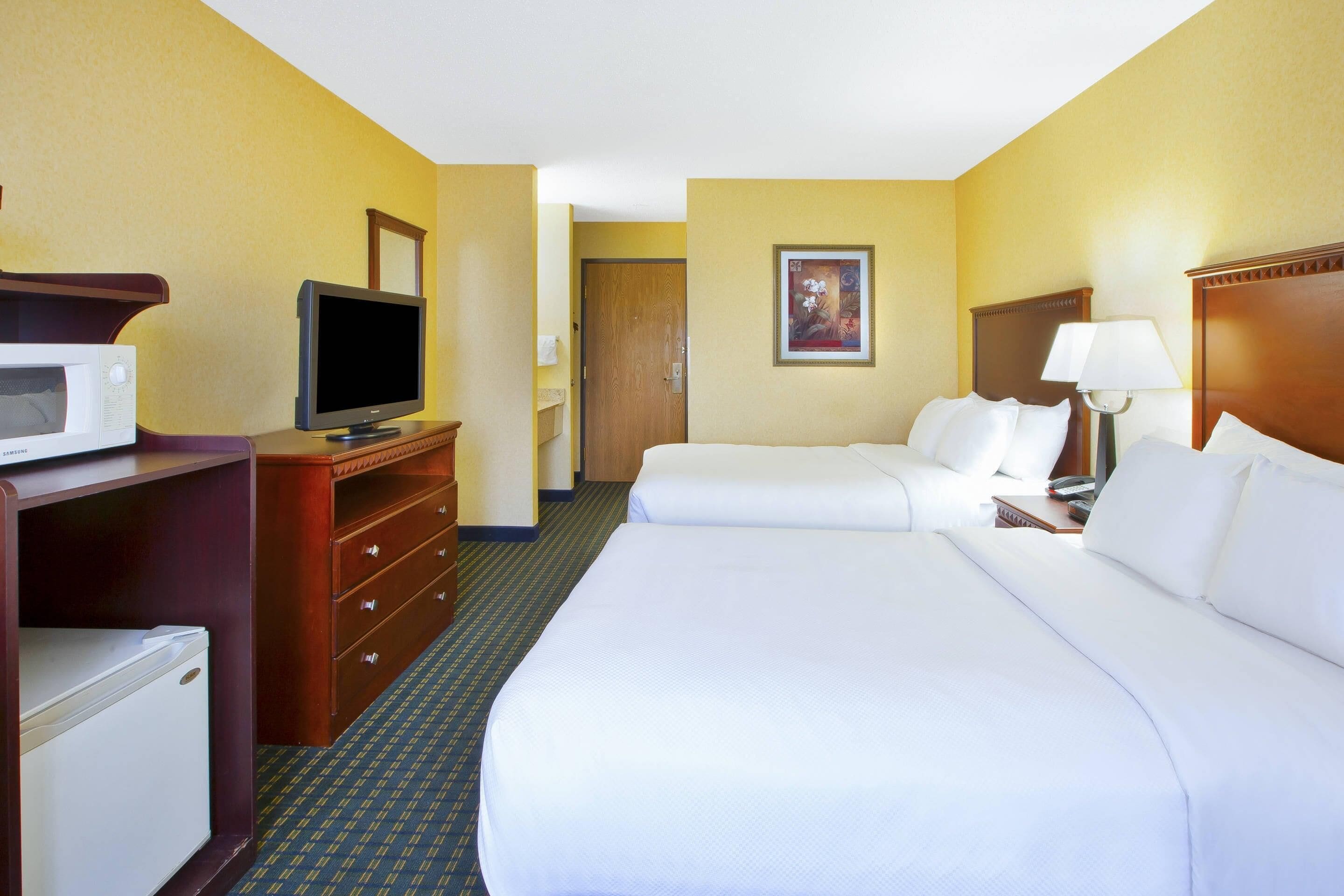 Standard Double Room, 2 Double Beds, Non Smoking | Premium bedding, in-room safe, desk, iron/ironing board