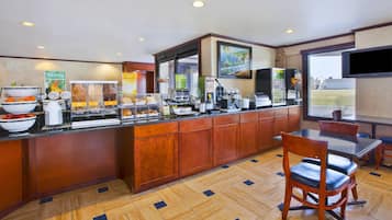 Free daily continental breakfast