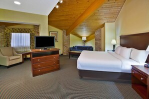 Premium bedding, in-room safe, desk, iron/ironing board - Quality Inn Marshall near I-69 (Marshall)