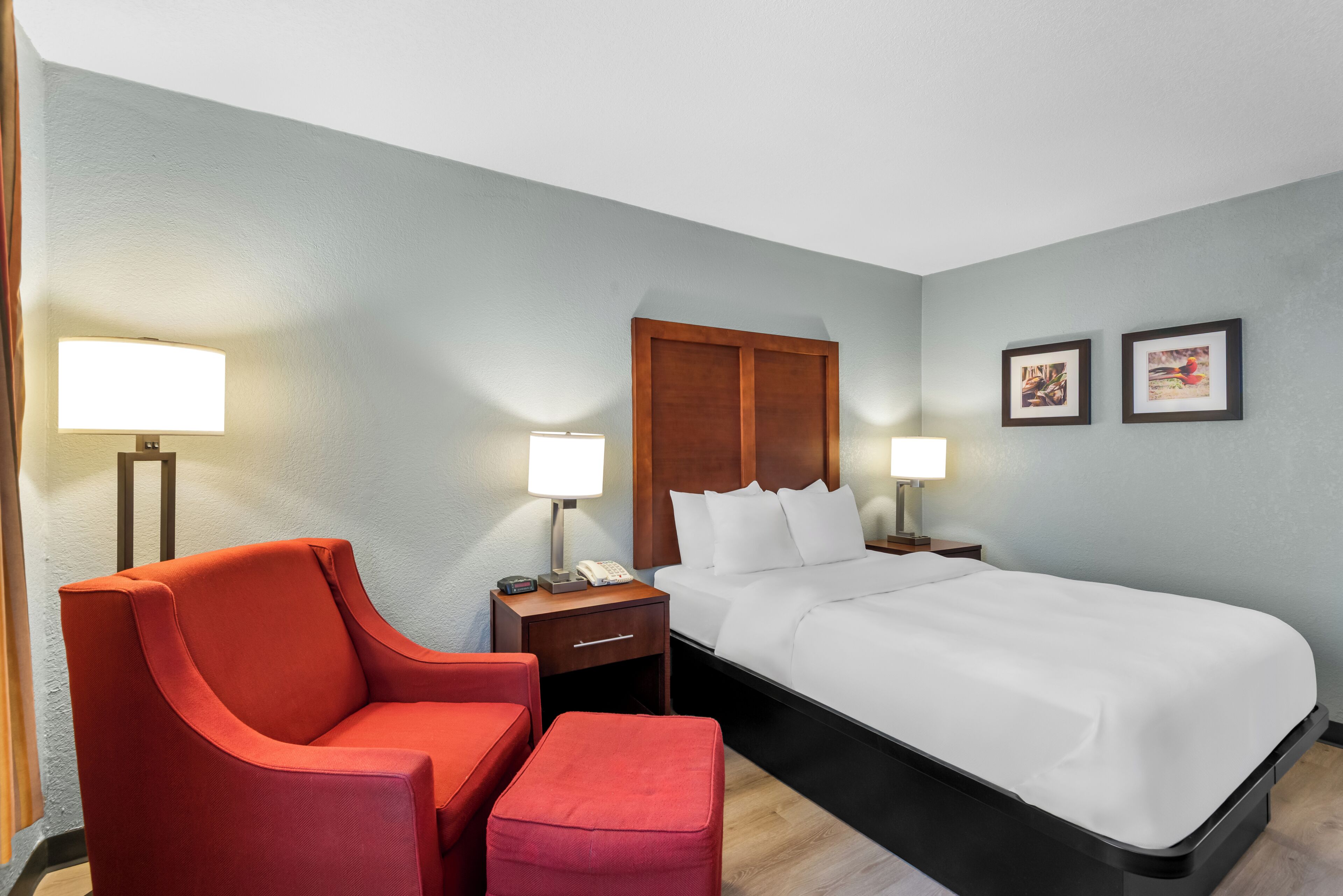 In-room safe, desk, iron/ironing board, free WiFi