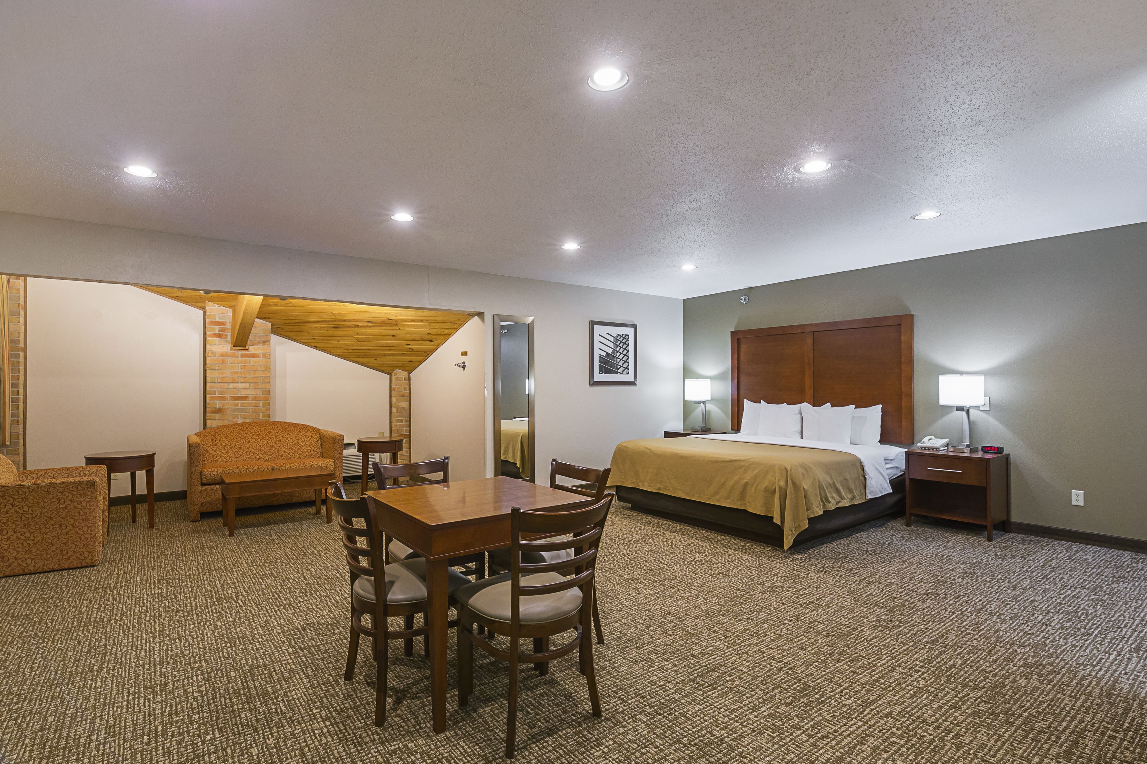 in-room safe, desk, iron/ironing board, free wifi