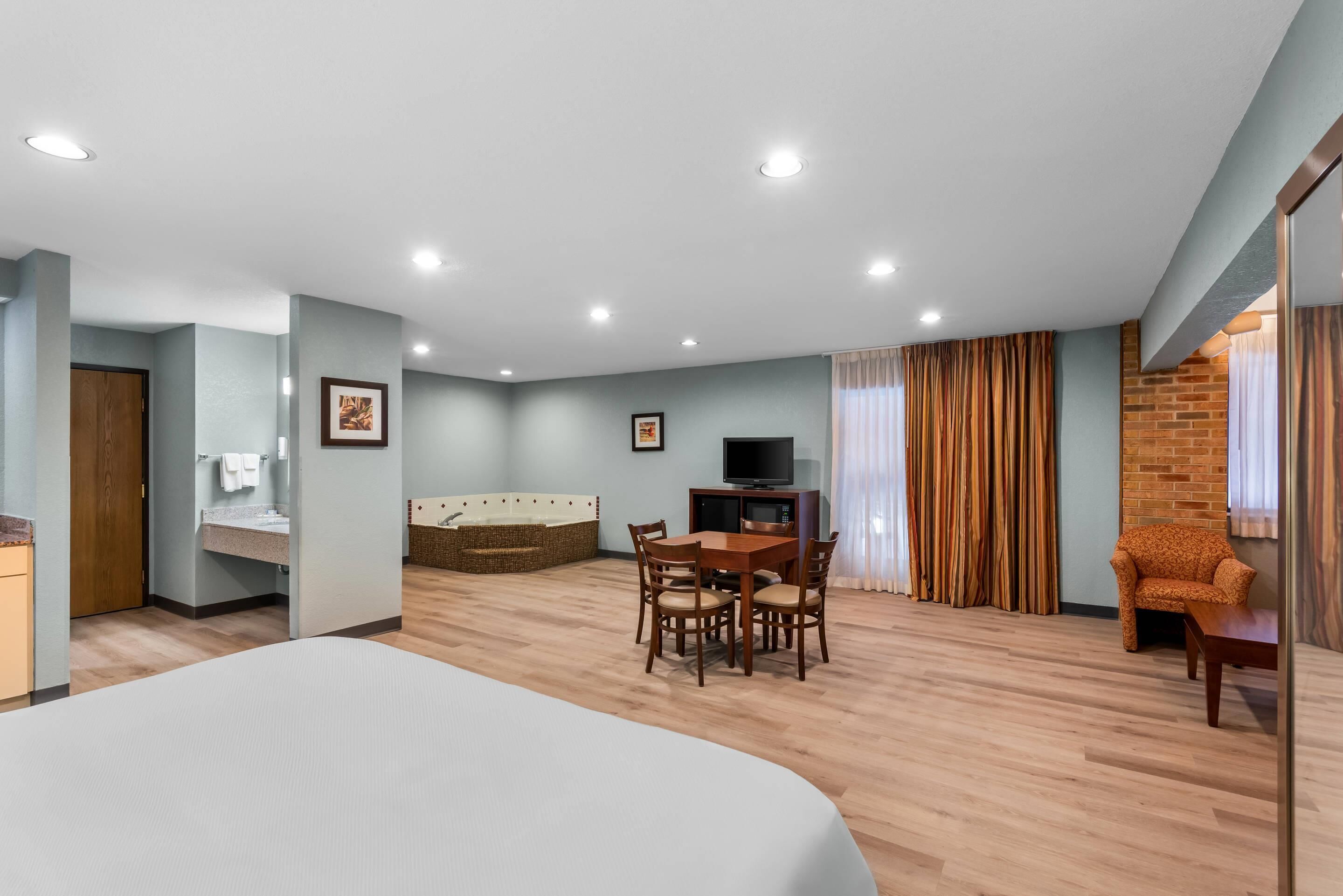 In-room safe, desk, iron/ironing board, free WiFi