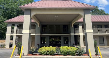Super 8 by Wyndham Decatur/Lithonia/Atl Area
