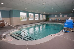 Una piscina cubierta