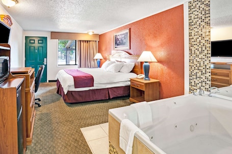 Blackout curtains, iron/ironing board, free WiFi, bed sheets. Knights Inn Sterling Heights