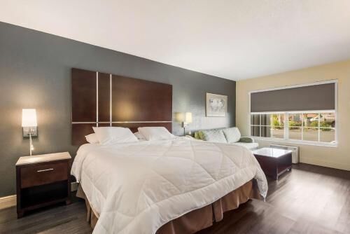 In-room safe, desk, laptop workspace, blackout drapes