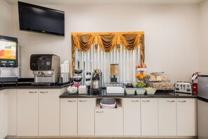 Free daily continental breakfast