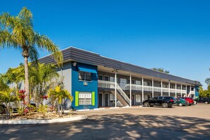 Exterior - SureStay Hotel by Best Western Sarasota Lido Beach (Sarasota)