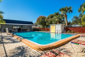 Outdoor pool, pool loungers